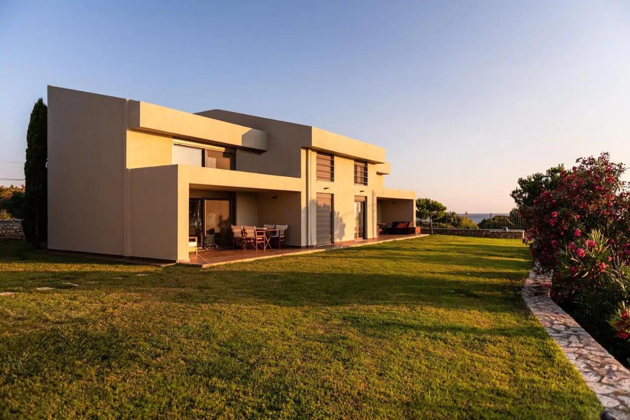 Tragána Villa Idyle - Beachfront Residence מראה חיצוני תמונה